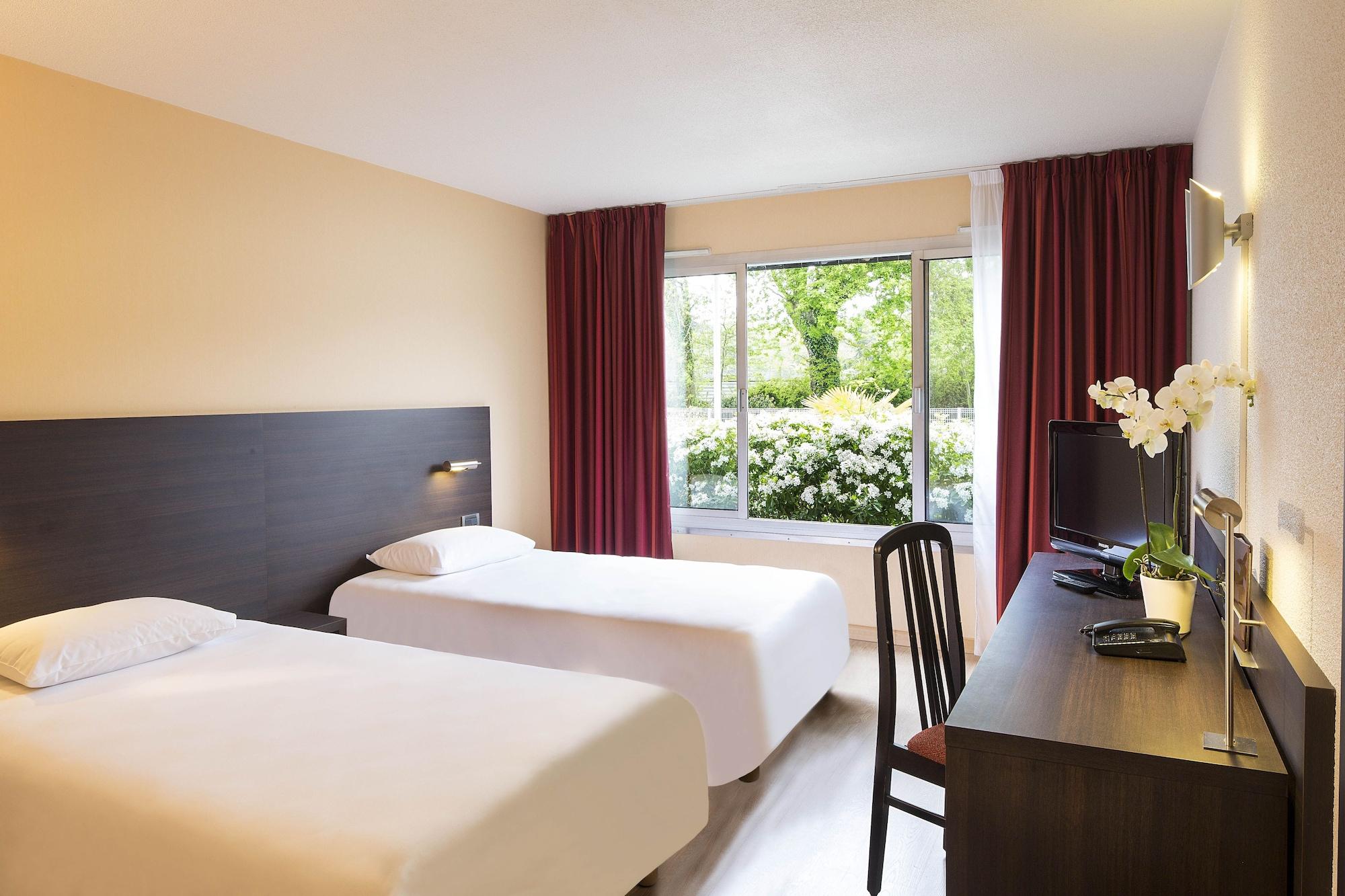 Oceania Quimper Hotel Exterior photo